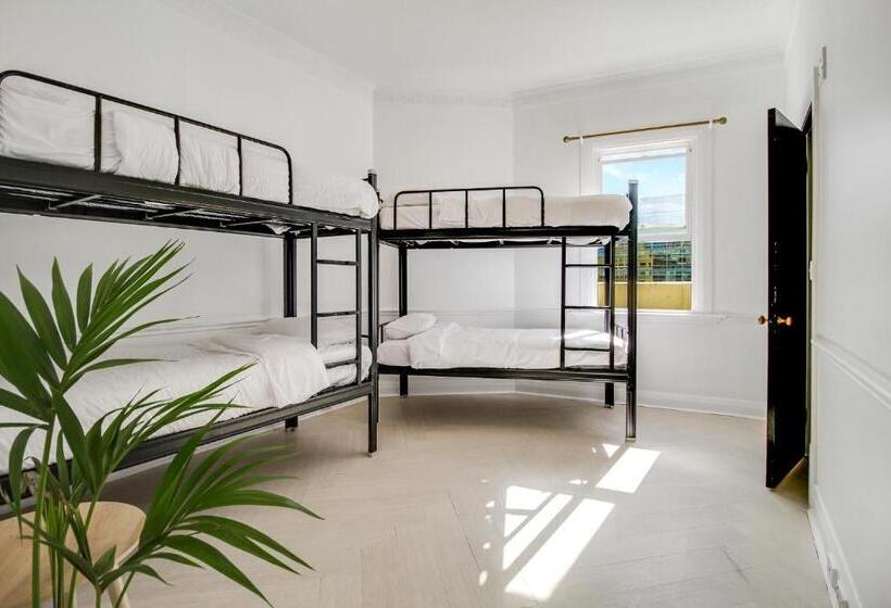 هتل Venus Harbourside   Female Only Hostel