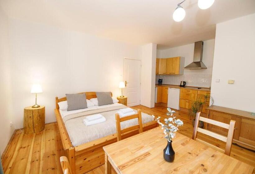 هتل Dvůr Pecínov