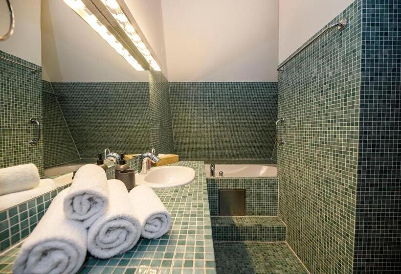 هتل Dvůr Pecínov