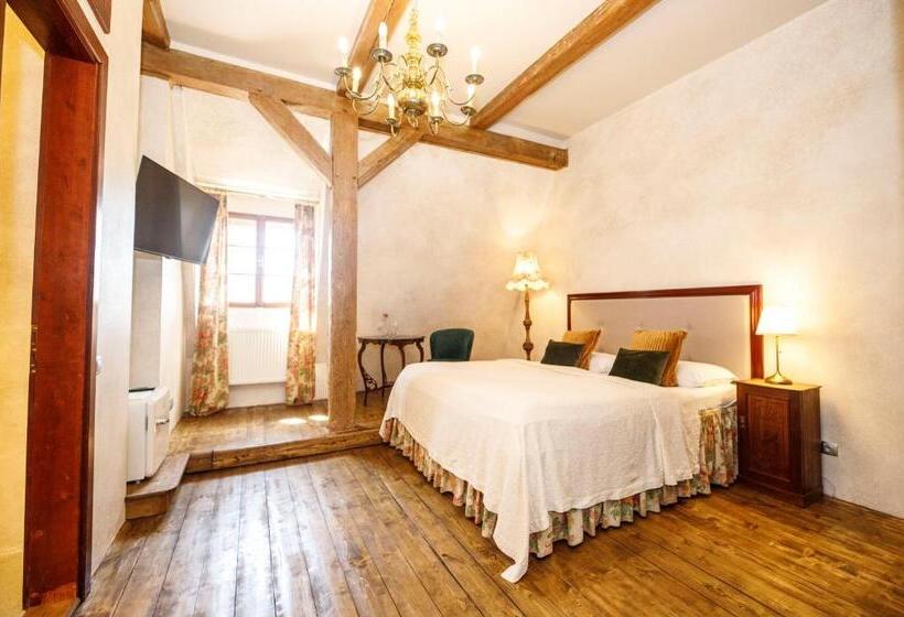 هتل Dvůr Pecínov