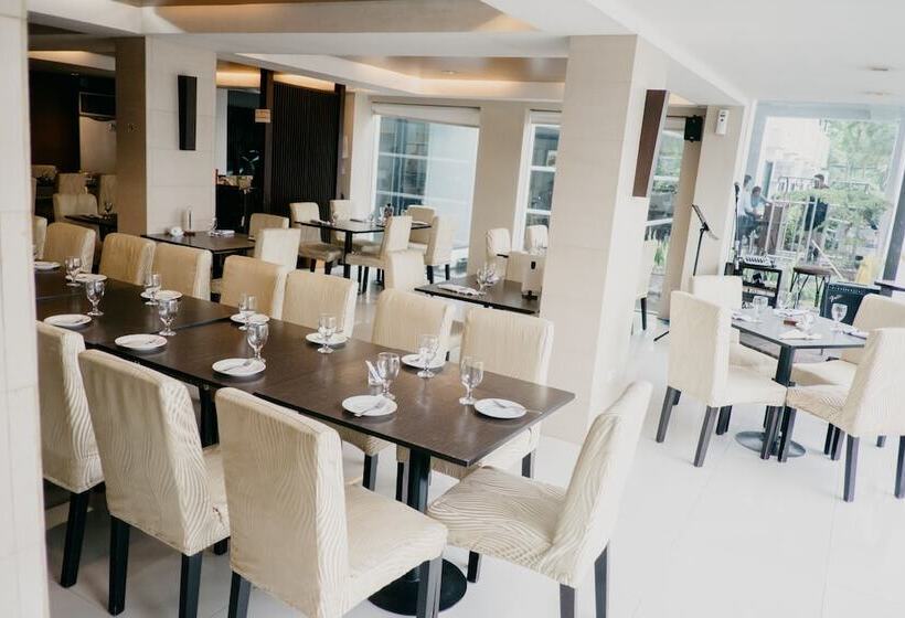 هتل East Asia Royale