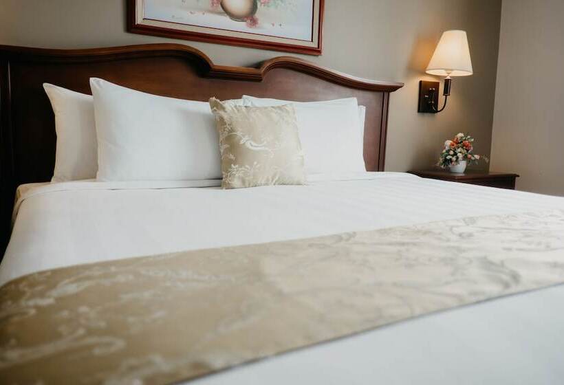 فندق East Asia Royale