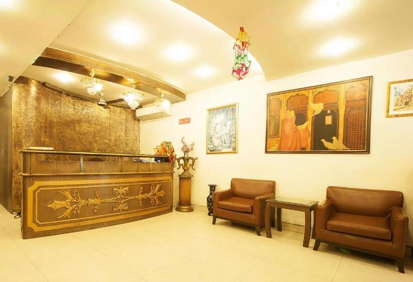 فندق Golden Leaf