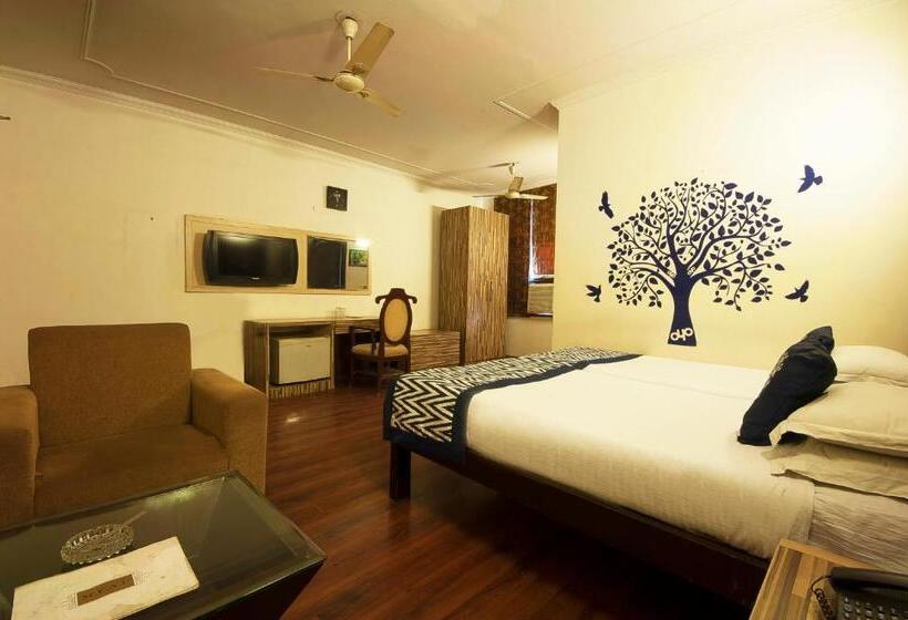 فندق Golden Leaf