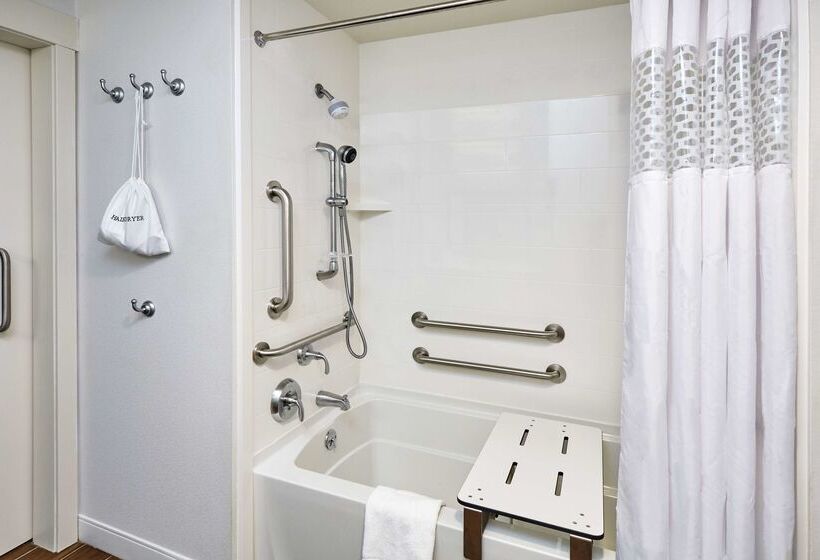 هتل Hampton Inn Fond Du Lac