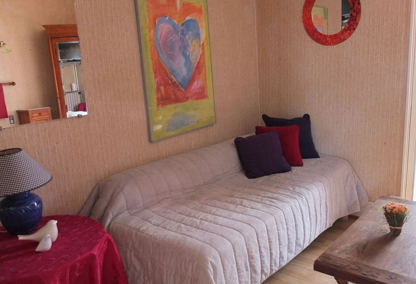 Отель A Chablis La Maison D Alienor, Chambres D Hôtes