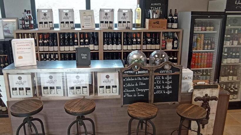 ホテル Hôtel Le Clos Badan