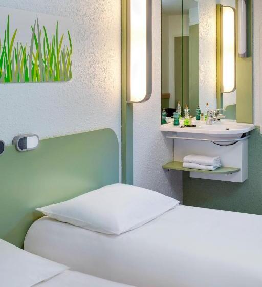 בית מלון כפרי Ibis Budget Courbevoie Paris La Défense