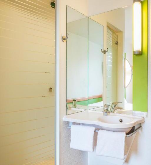 בית מלון כפרי Ibis Budget Courbevoie Paris La Défense