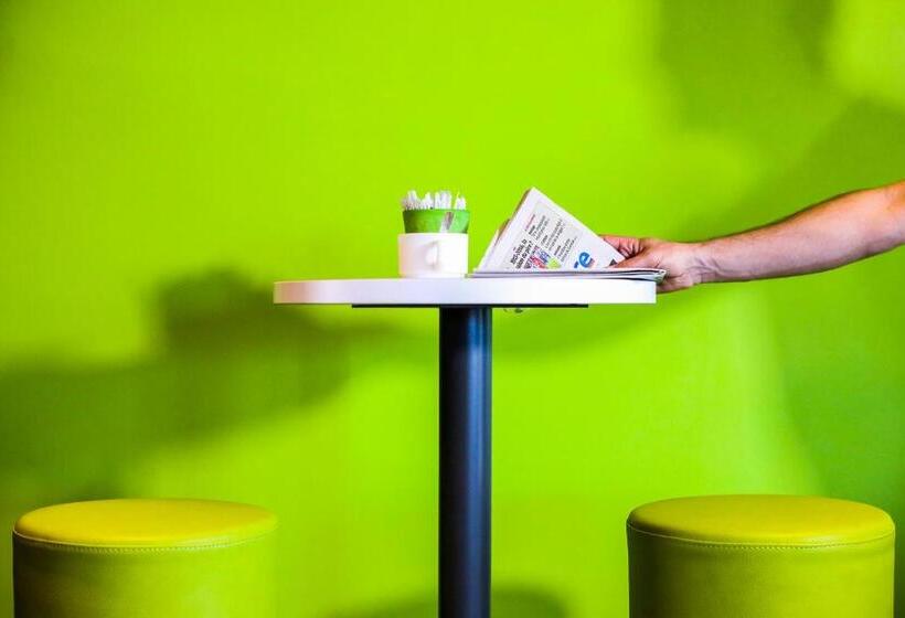 בית מלון כפרי Ibis Budget Courbevoie Paris La Défense