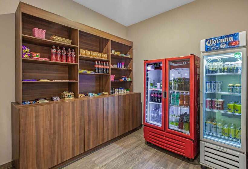 هتل La Quinta By Wyndham Aguascalientes