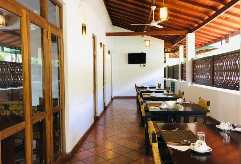 Отель Liyya Residence