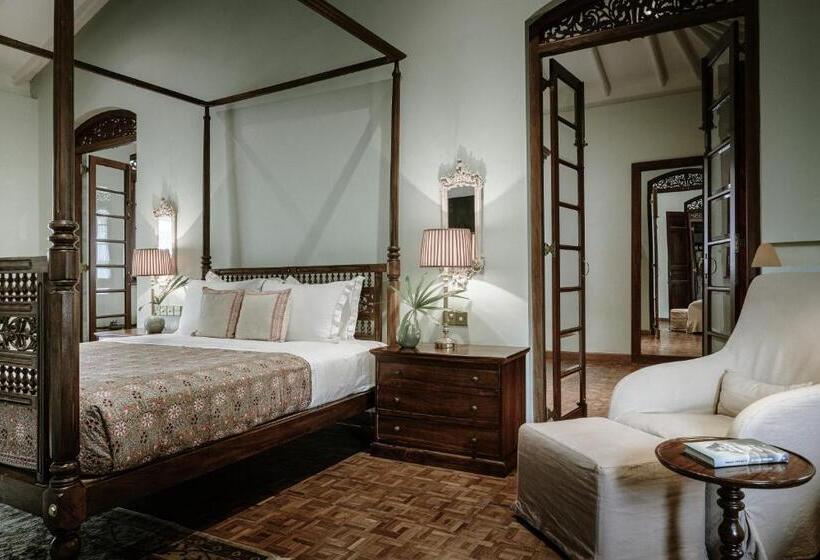 ホテル Maniumpathy