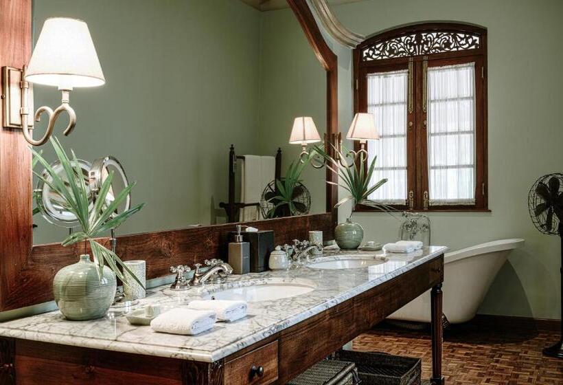 ホテル Maniumpathy