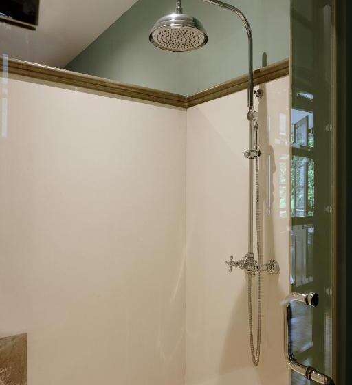 ホテル Maniumpathy