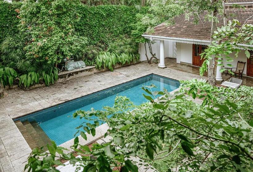 ホテル Maniumpathy