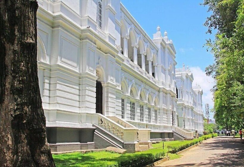 ホテル Maniumpathy