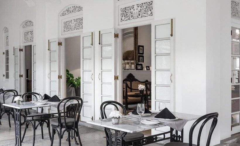 ホテル Maniumpathy