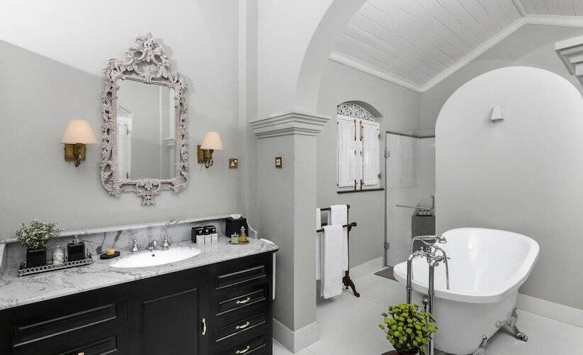 ホテル Maniumpathy