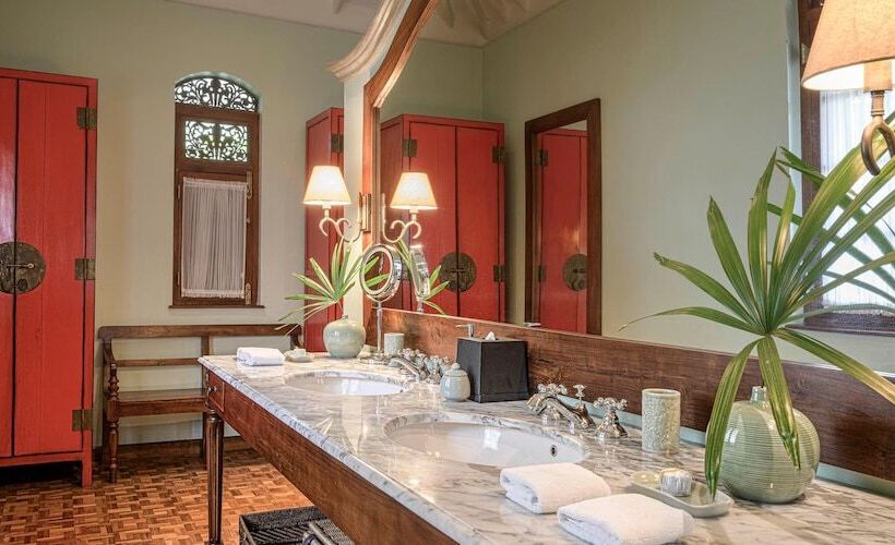 ホテル Maniumpathy