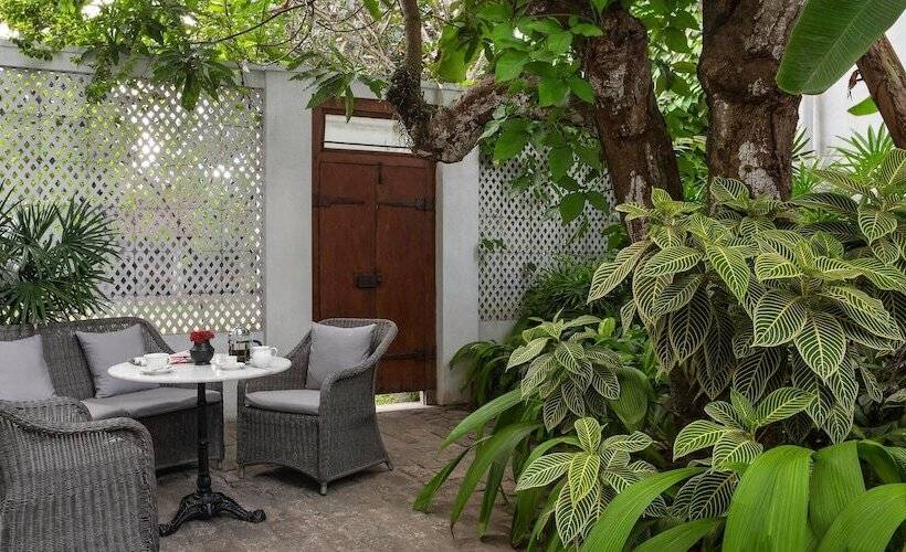 ホテル Maniumpathy