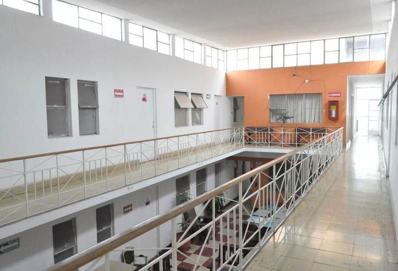 בית מלון כפרי Metropolitan I