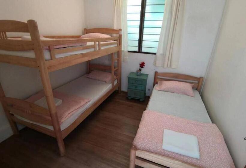 בית מלון כפרי Moonriver Lodge