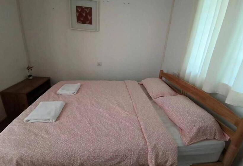 בית מלון כפרי Moonriver Lodge