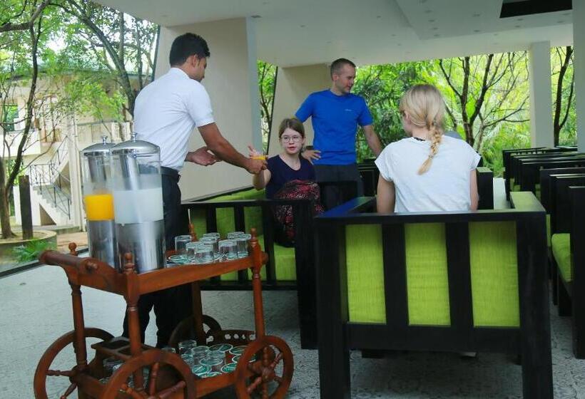 Отель Nice Place Resort