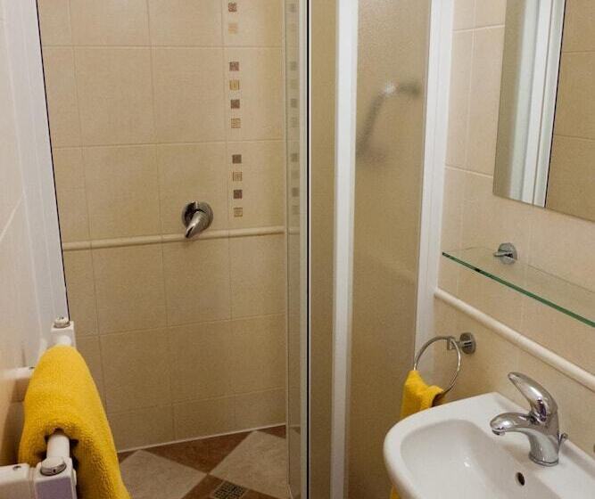 ホテル Ostrov Garni