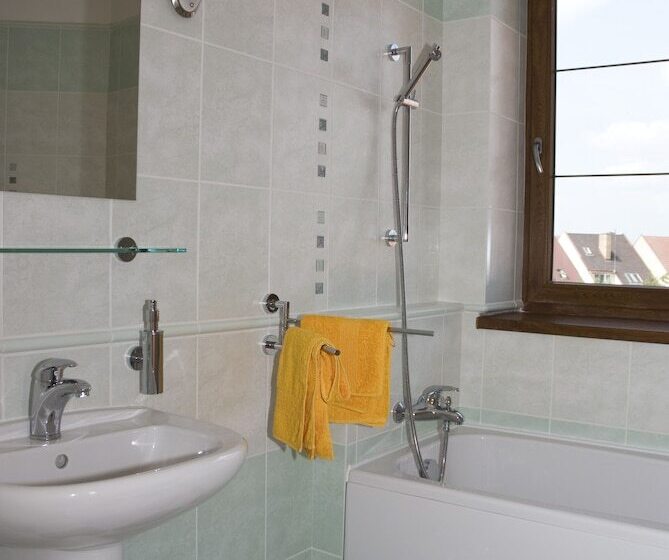 ホテル Ostrov Garni