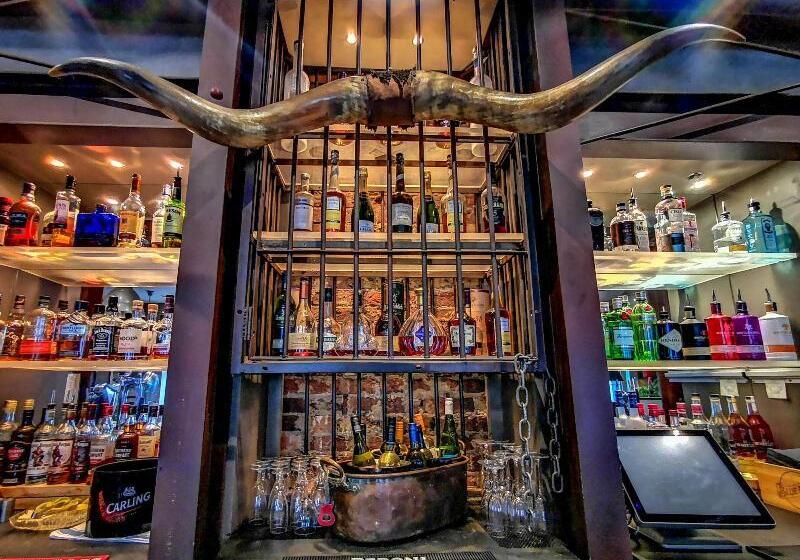Ox Hotel, Bar, & Grill