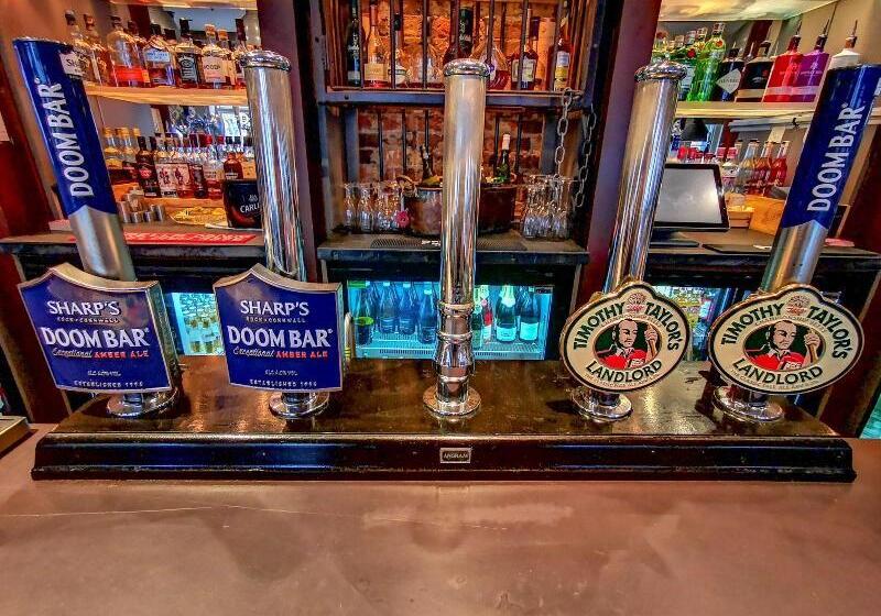 Ox Hotel, Bar, & Grill