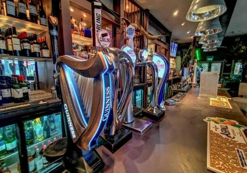 Ox Hotel, Bar, & Grill