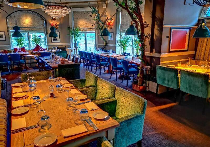 Ox Hotel, Bar, & Grill