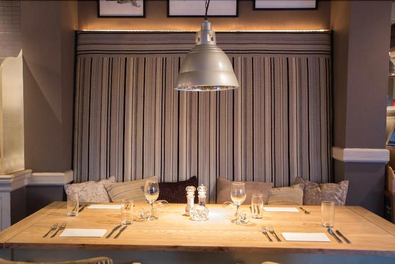 Ox Hotel, Bar, & Grill