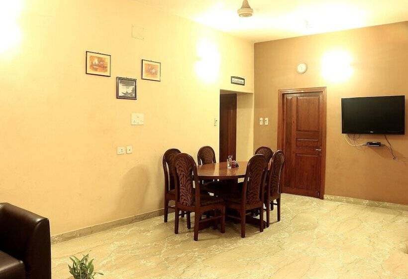 هتل Oyo Rooms Salt Lake Sector 1 Tank No 2