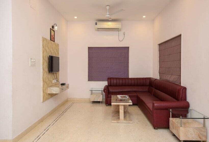 هتل Oyo Rooms Salt Lake Sector 1 Tank No 2