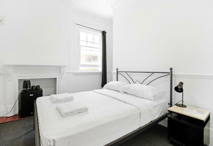 هتل Venus Harbourside   Female Only Hostel