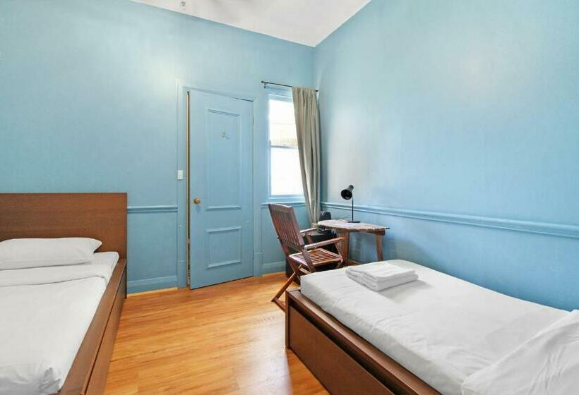 هتل Venus Harbourside   Female Only Hostel