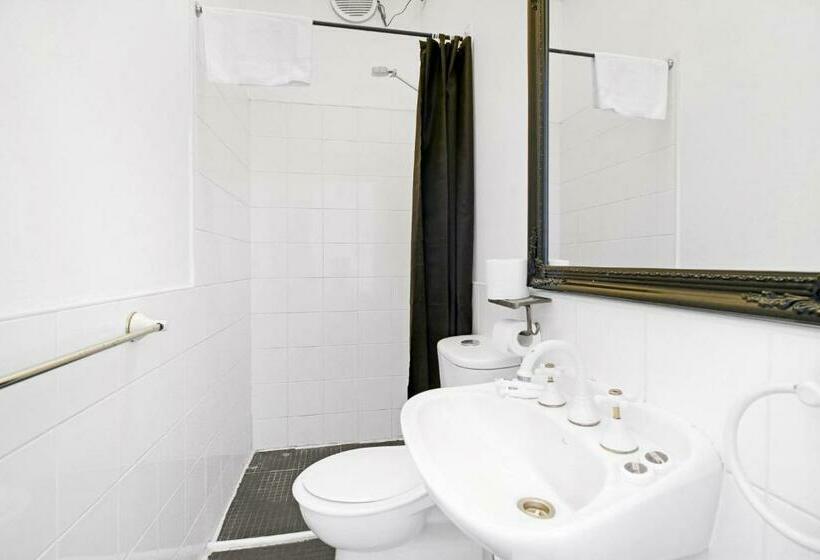 هتل Venus Harbourside   Female Only Hostel