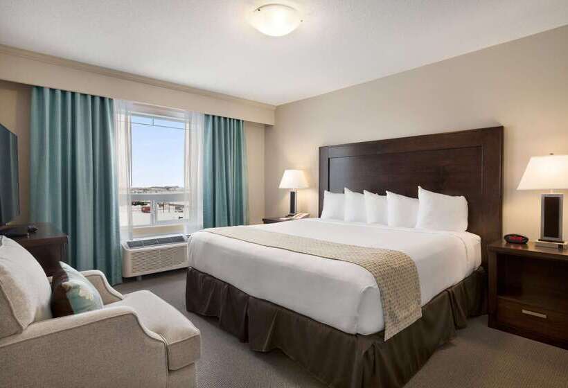 בית מלון כפרי Ramada By Wyndham Emerald Park/regina East
