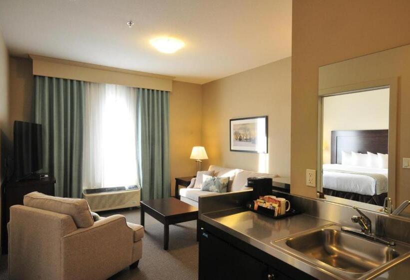 فندق Ramada By Wyndham Emerald Park/regina East