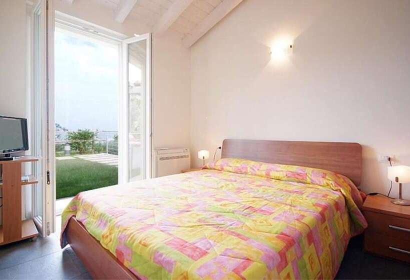 Отель Residence Baia La Ruota