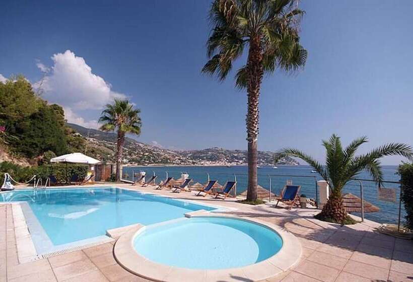 Отель Residence Baia La Ruota