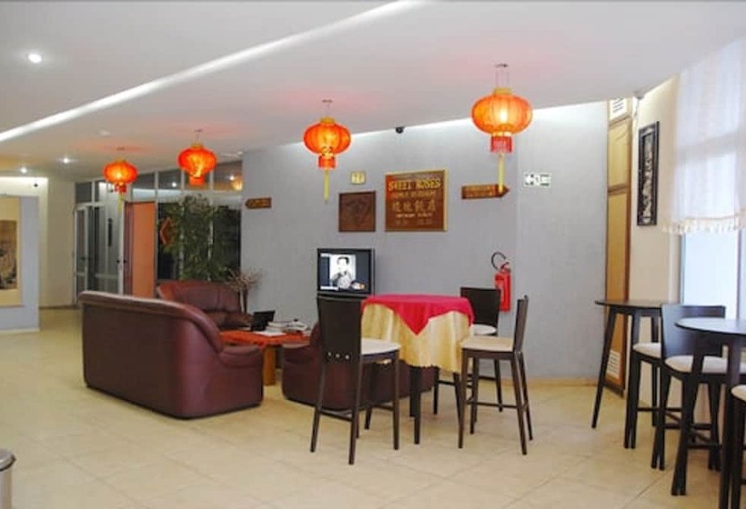 هتل Robinhood Inn