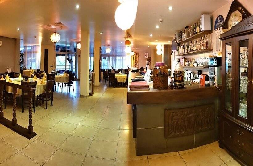 هتل Robinhood Inn