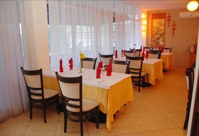 هتل Robinhood Inn