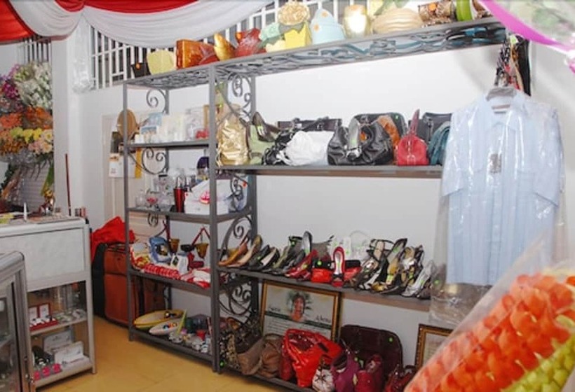 هتل Robinhood Inn