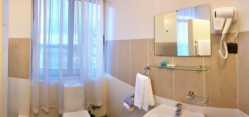 هتل Robinhood Inn